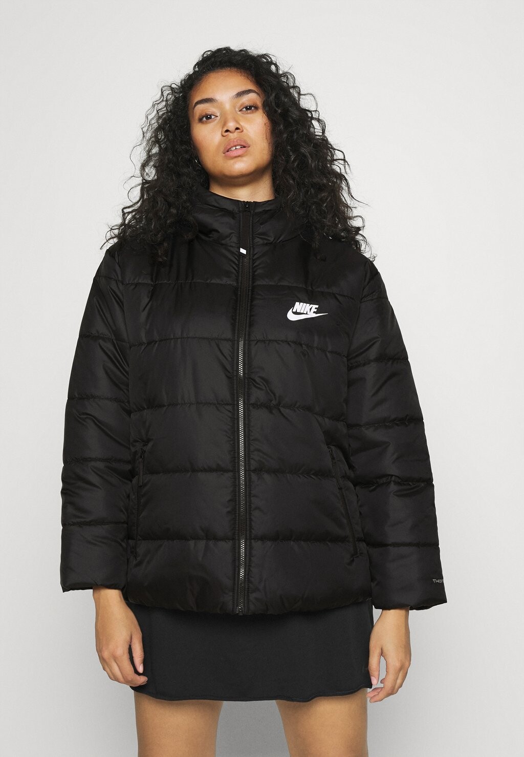 

Куртка зимняя Nike, черный