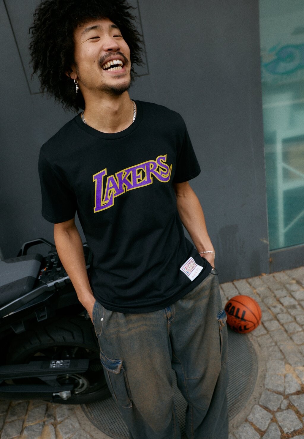 

Футболка с принтом Nba Team Logo Tee Boston Celtics Mitchell & Ness, черный