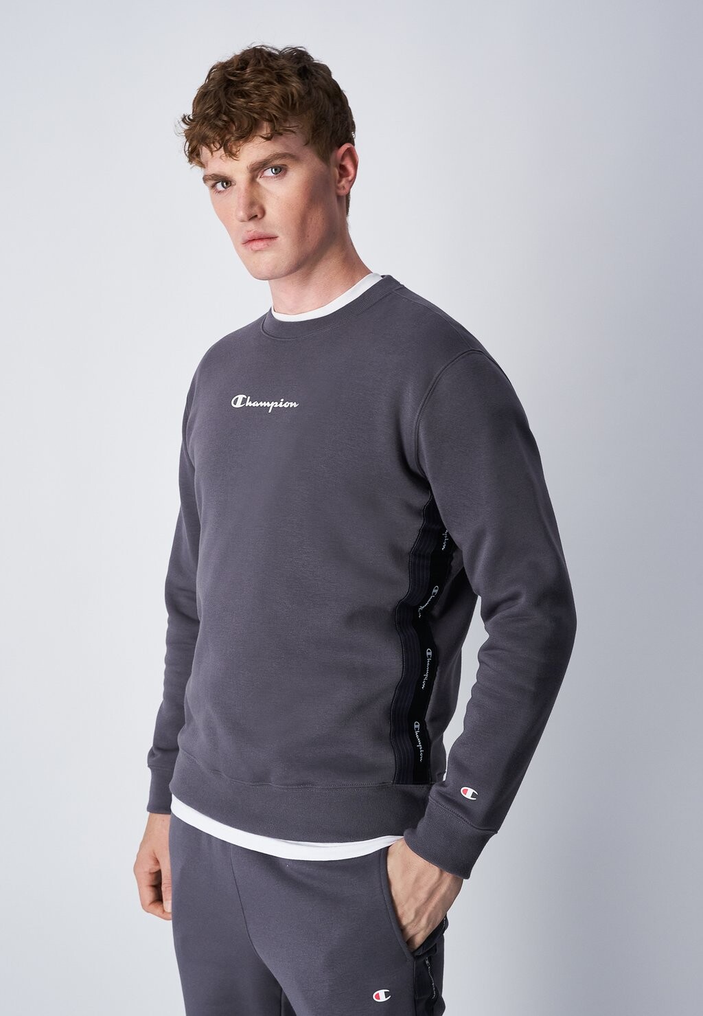 

Толстовка Crewneck American Tape Champion, цвет dark grey