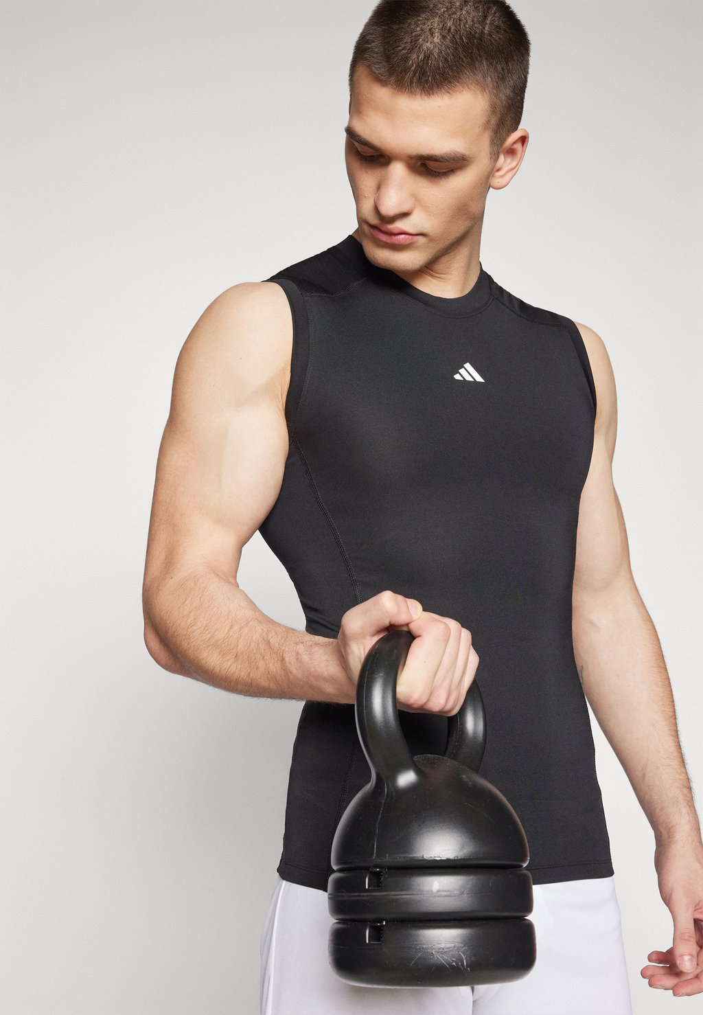 

Топ Techfit Sleeveless adidas Performance, черный