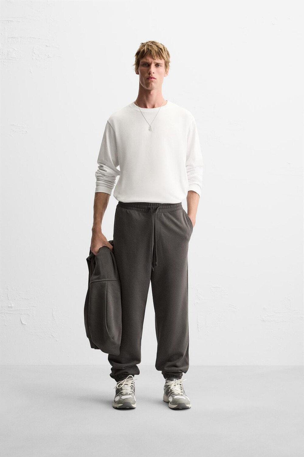 

Базовые брюки-джоггеры ZARA, антрацитовый серый