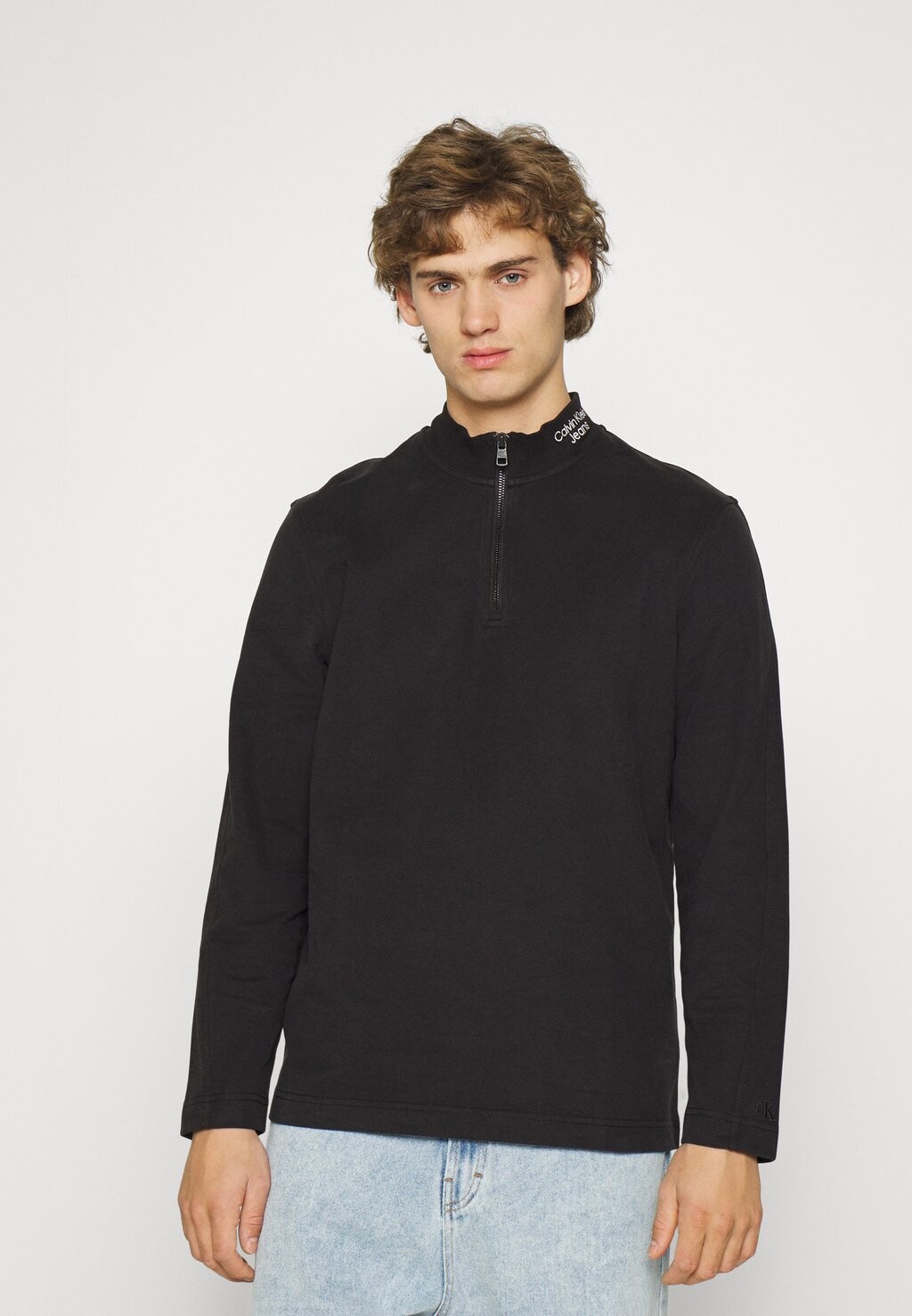 

Толстовка Calvin Klein Jeans, черный