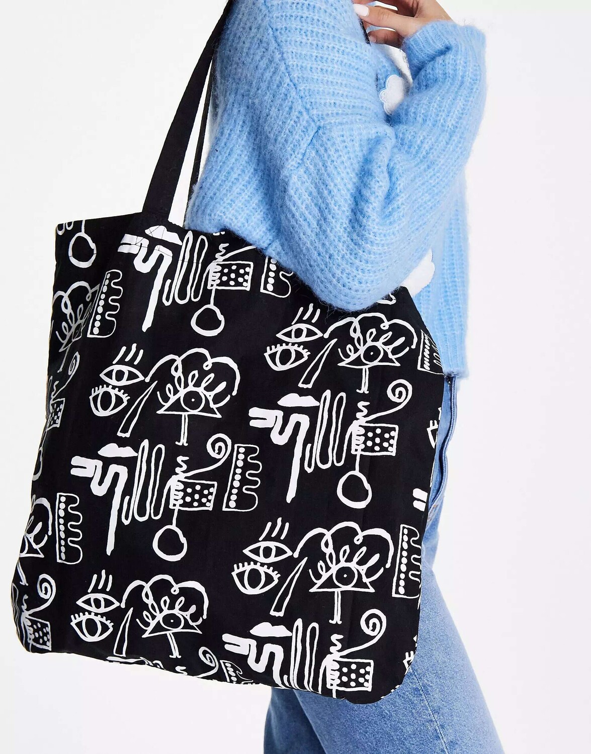 

Хлопковая большая сумка ASOS с абстрактным принтом