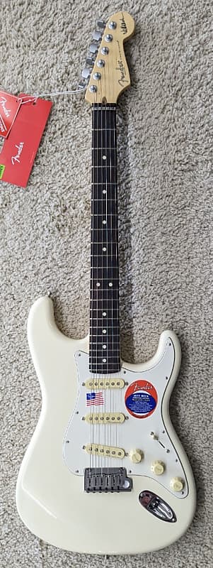 цена Электрогитара Fender Jeff Beck Stratocaster Guitar, Rosewood Fretboard, Olympic White w/Case