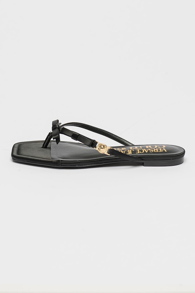 

Тапочки из лакированной экокойры Versace Jeans Couture, черный
