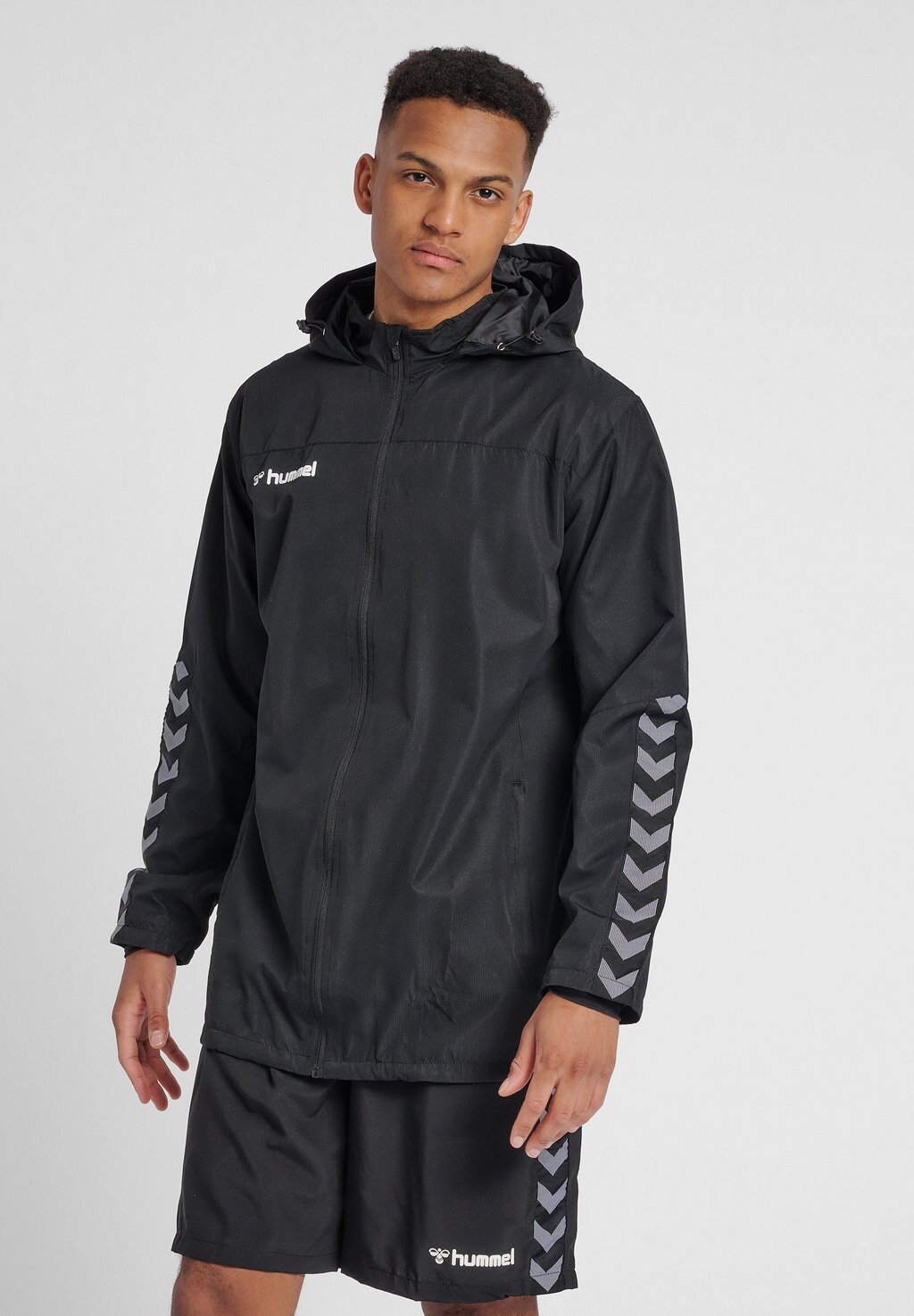 

Демисезонная куртка Hummel, черный