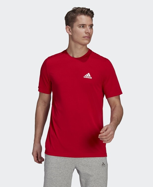 

Футболка adidas, красный