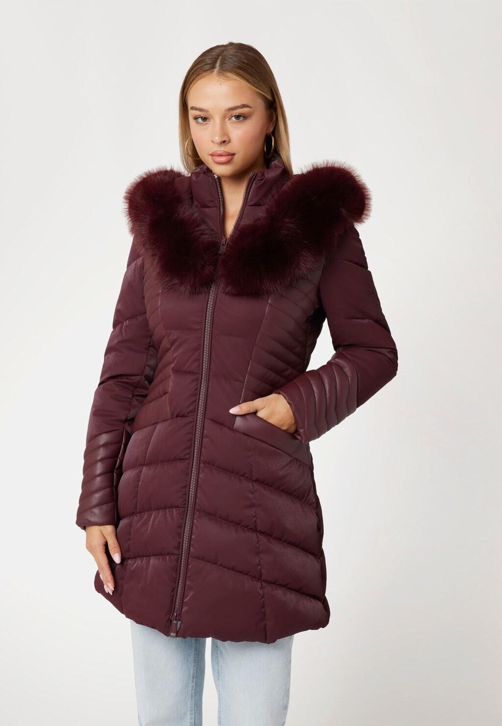 

Зимнее пальто KAPUZE Guess, Бордо