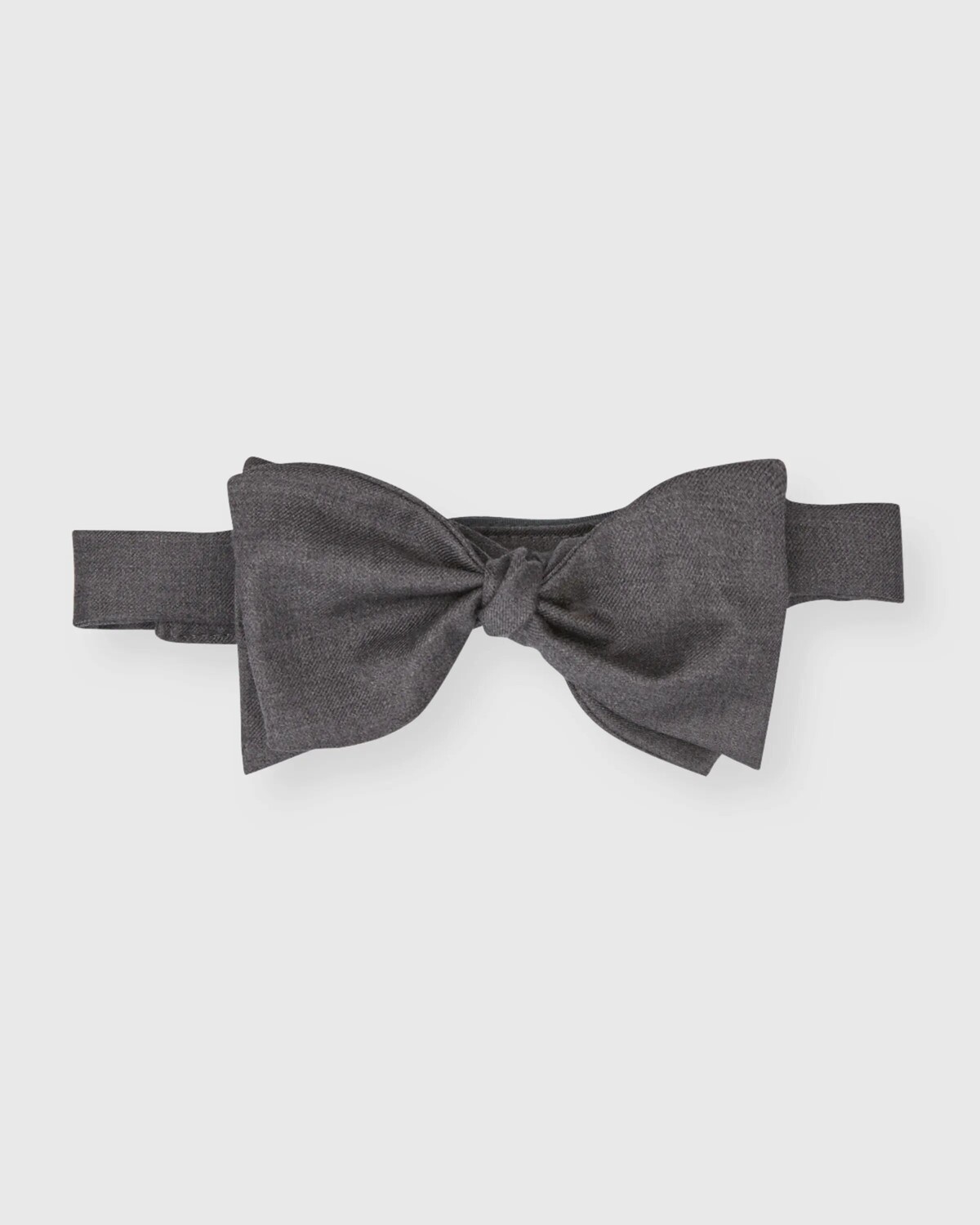 

Мужской шерстяной галстук-бабочка Hollywood Glamour Brunello Cucinelli, цвет Medium Grey