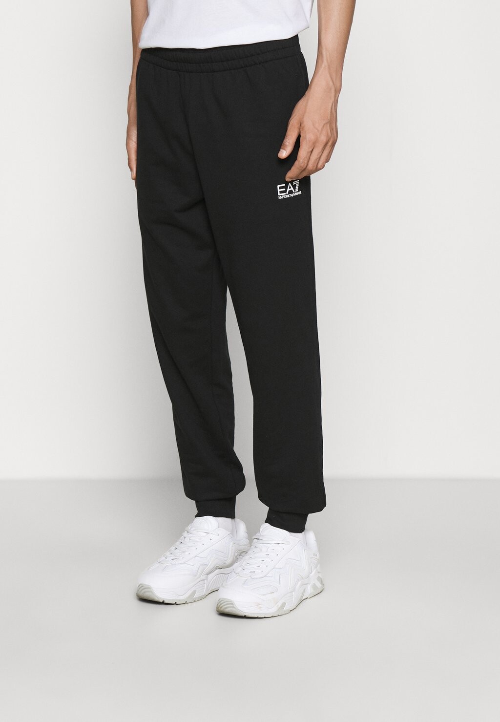 

Спортивные брюки БРЮКИ EA7 Emporio Armani, черный