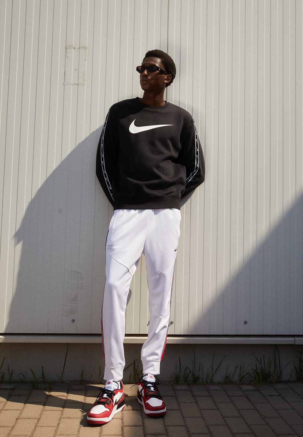 

Толстовка REPEAT CREW Nike Sportswear, цвет black/white