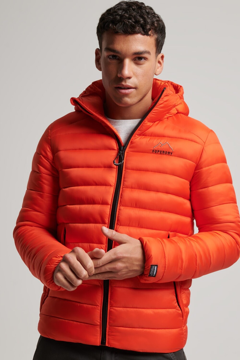 

Легкая куртка с набивным рисунком Superdry, оранжевый