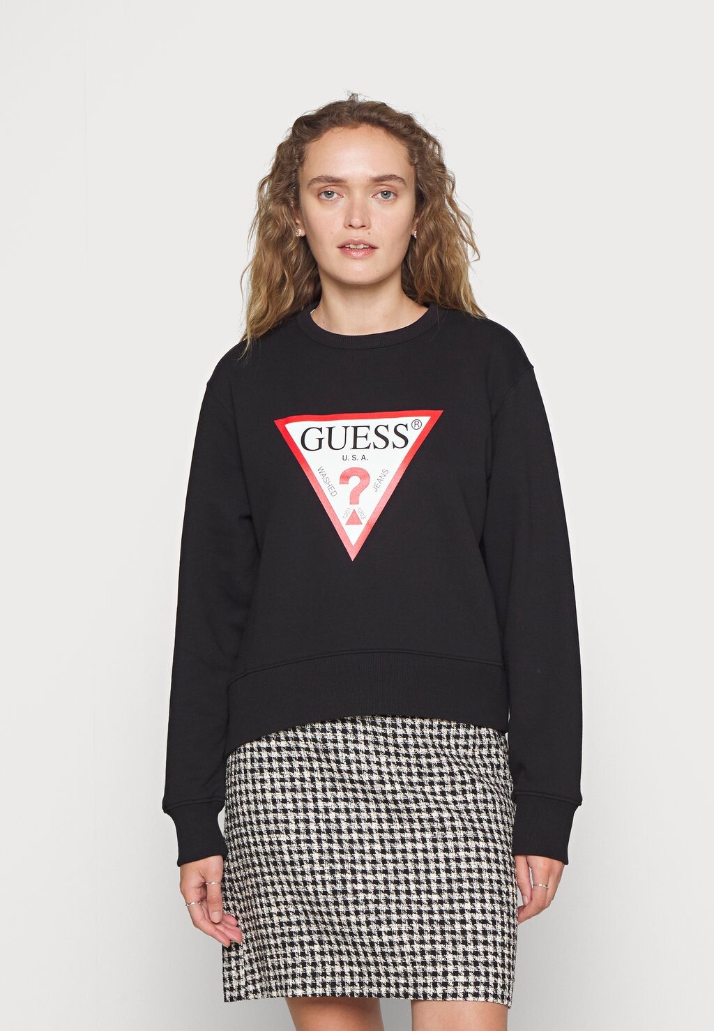 

Толстовка Guess, черный