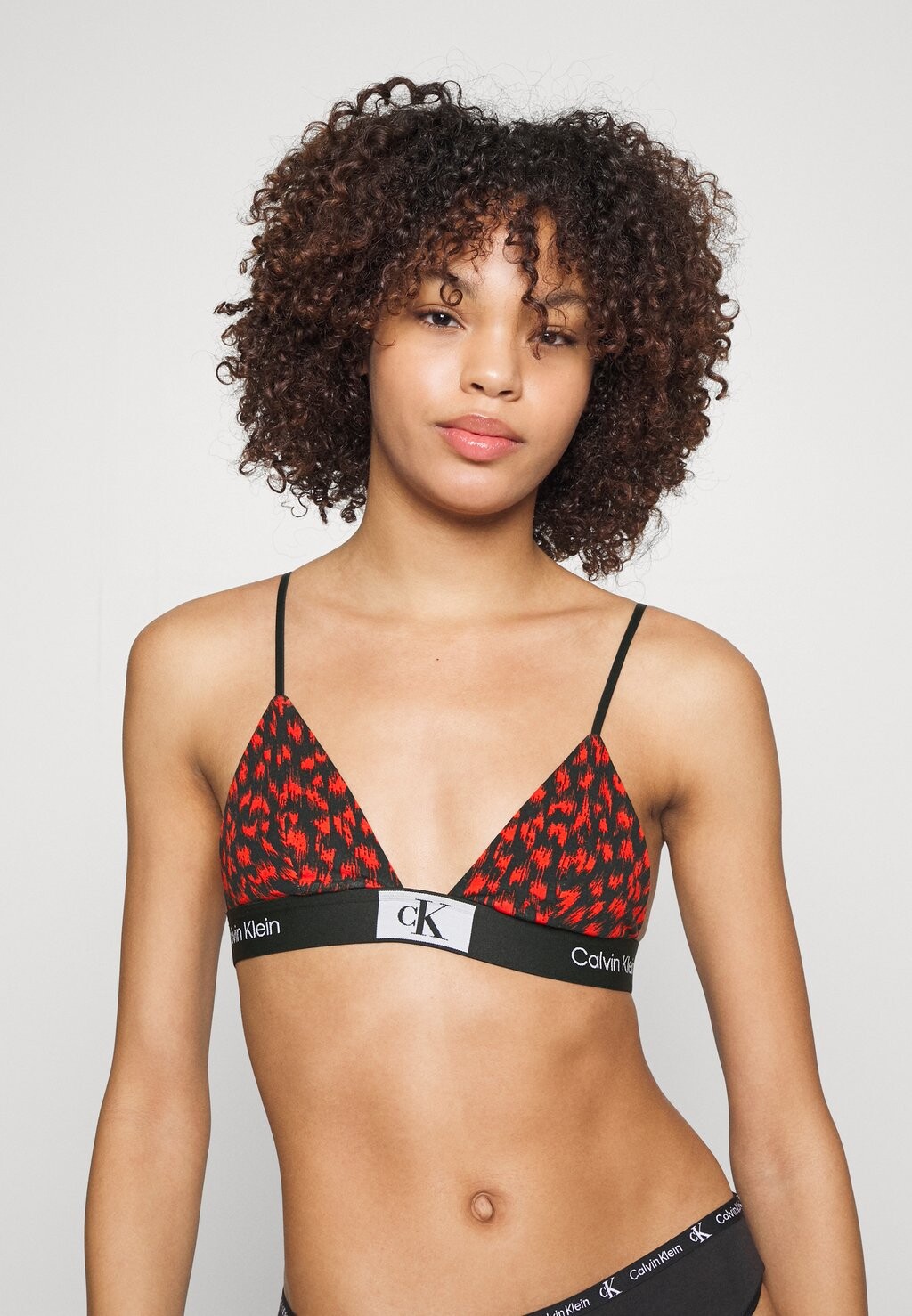 

Бюстгальтер с треугольными чашечками Calvin Klein Underwear