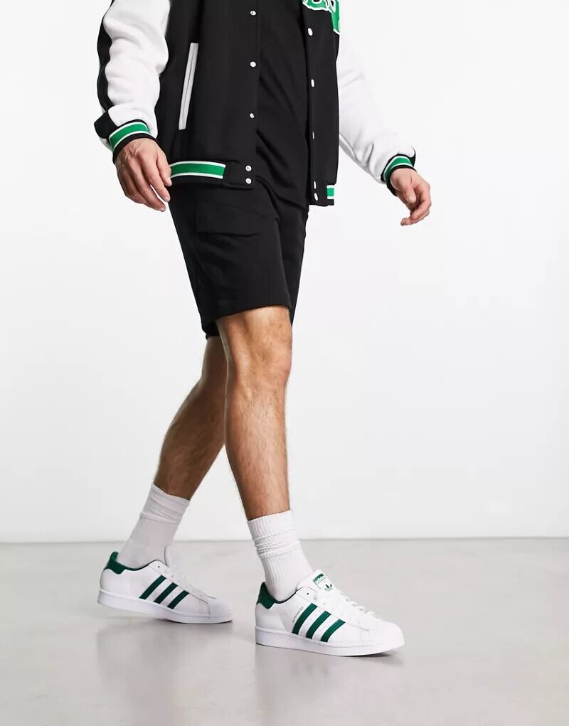 

Черные шорты карго из джерси Bershka