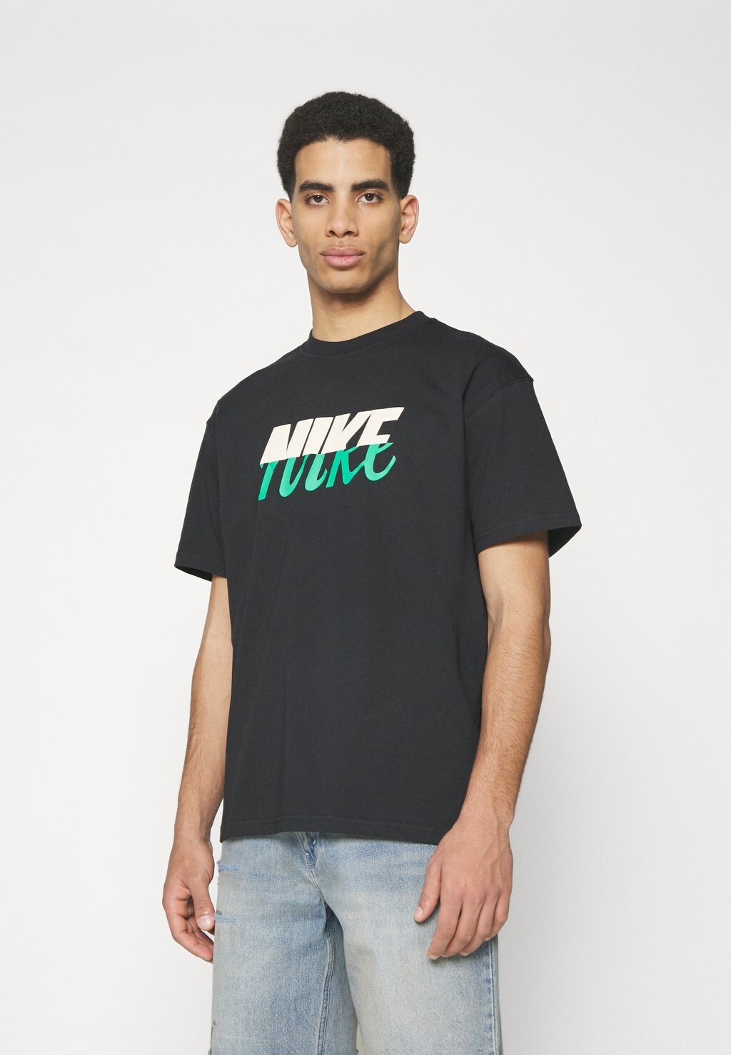 

Футболка с принтом Nike, черный