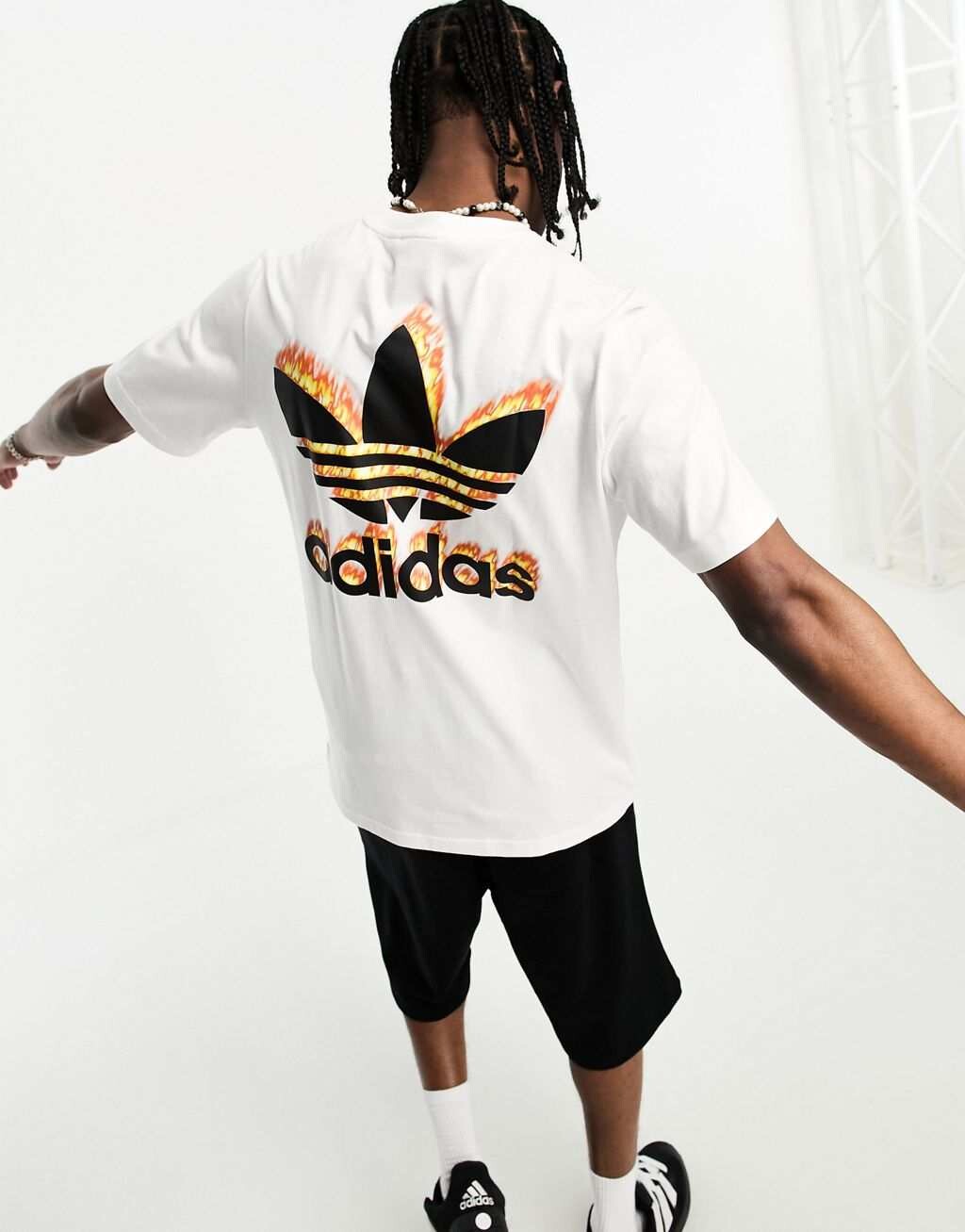 

Белая футболка с изображением трилистника adidas Originals, Белый