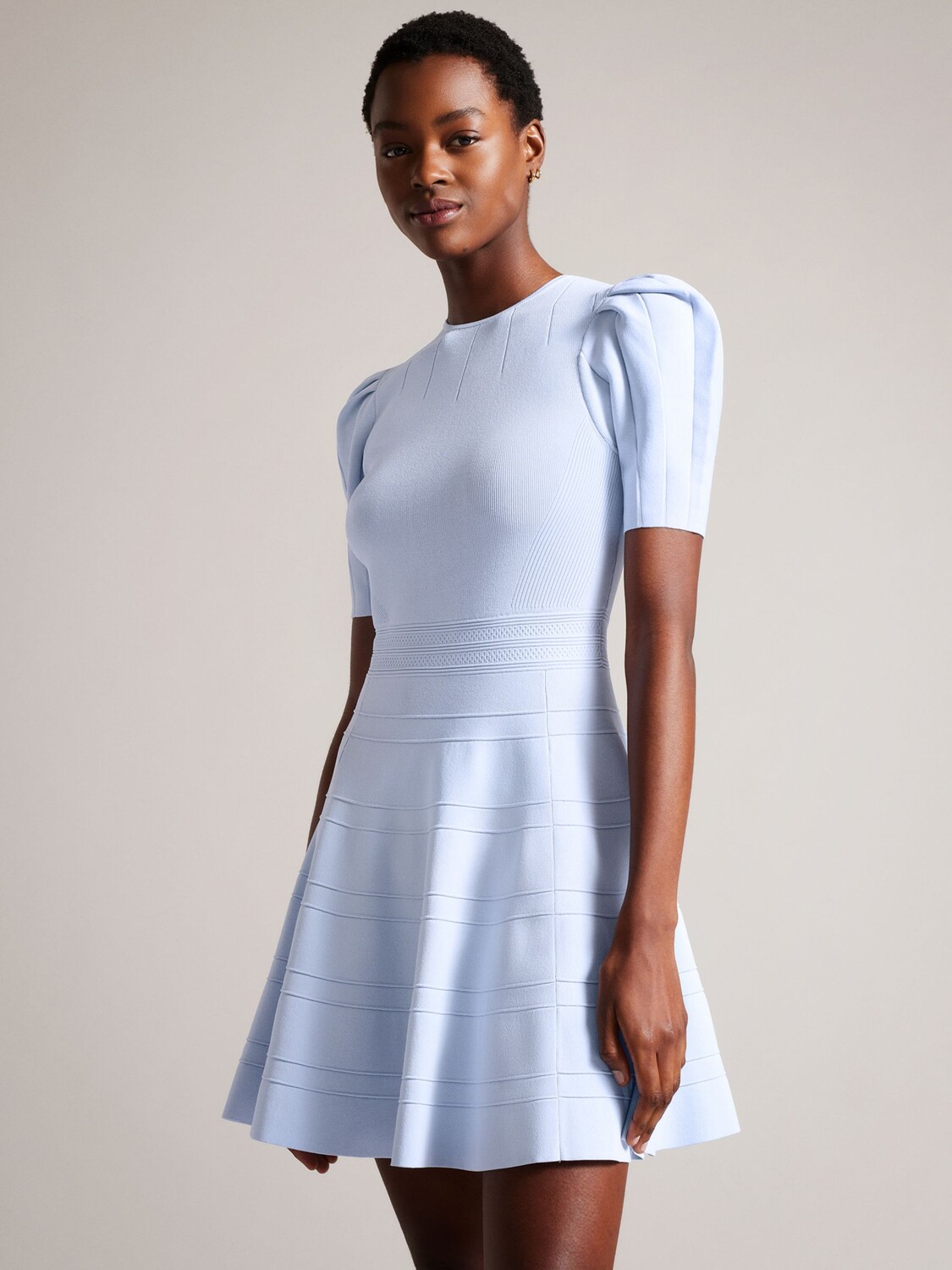 

Бархатное платье с пышными рукавами Ted Baker, синее утиное яйцо