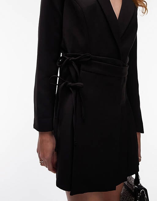 

Черное плиссированное платье-блейзер с юбкой Topshop