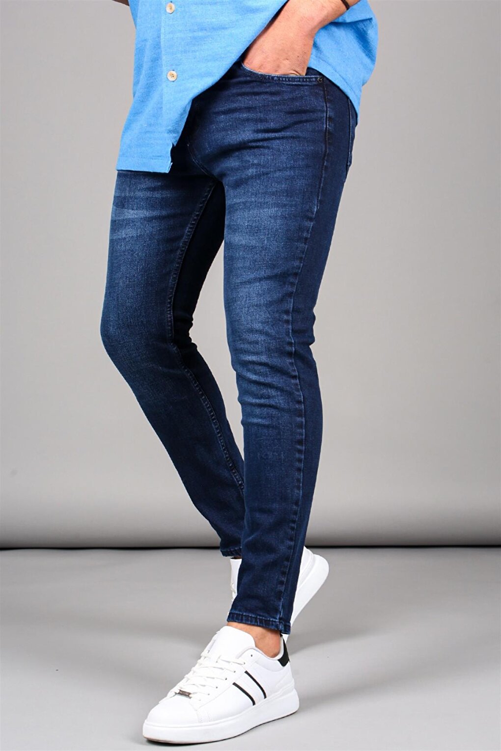 цена Синие мужские джинсовые брюки Slim Fit 6339 MADMEXT