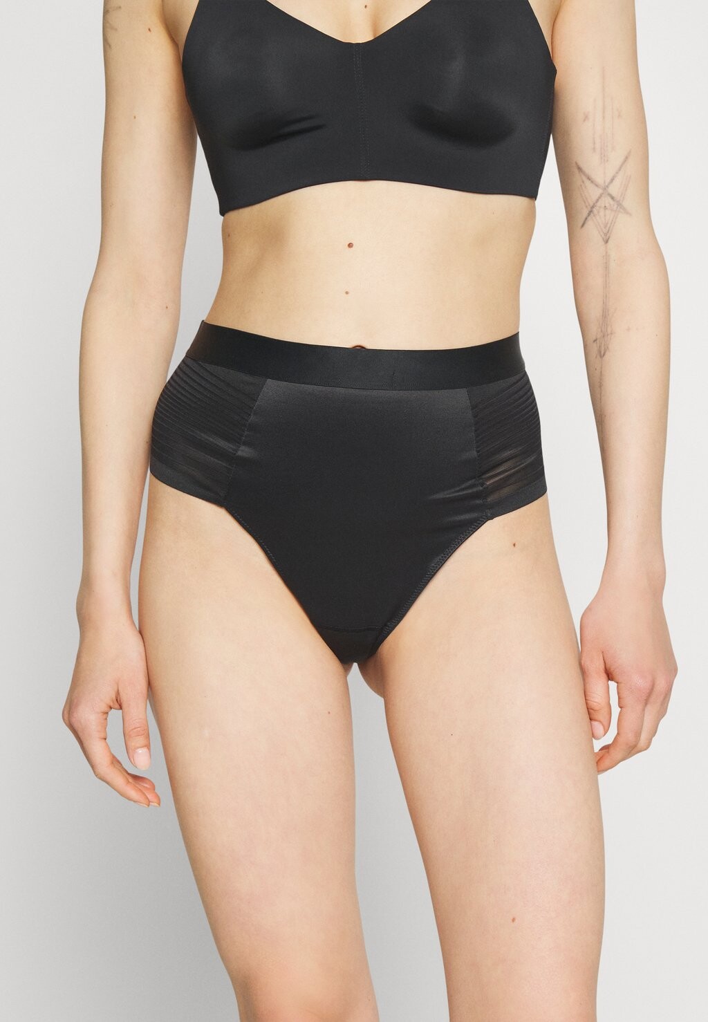 

Корректирующее белье Marks & Spencer, черный