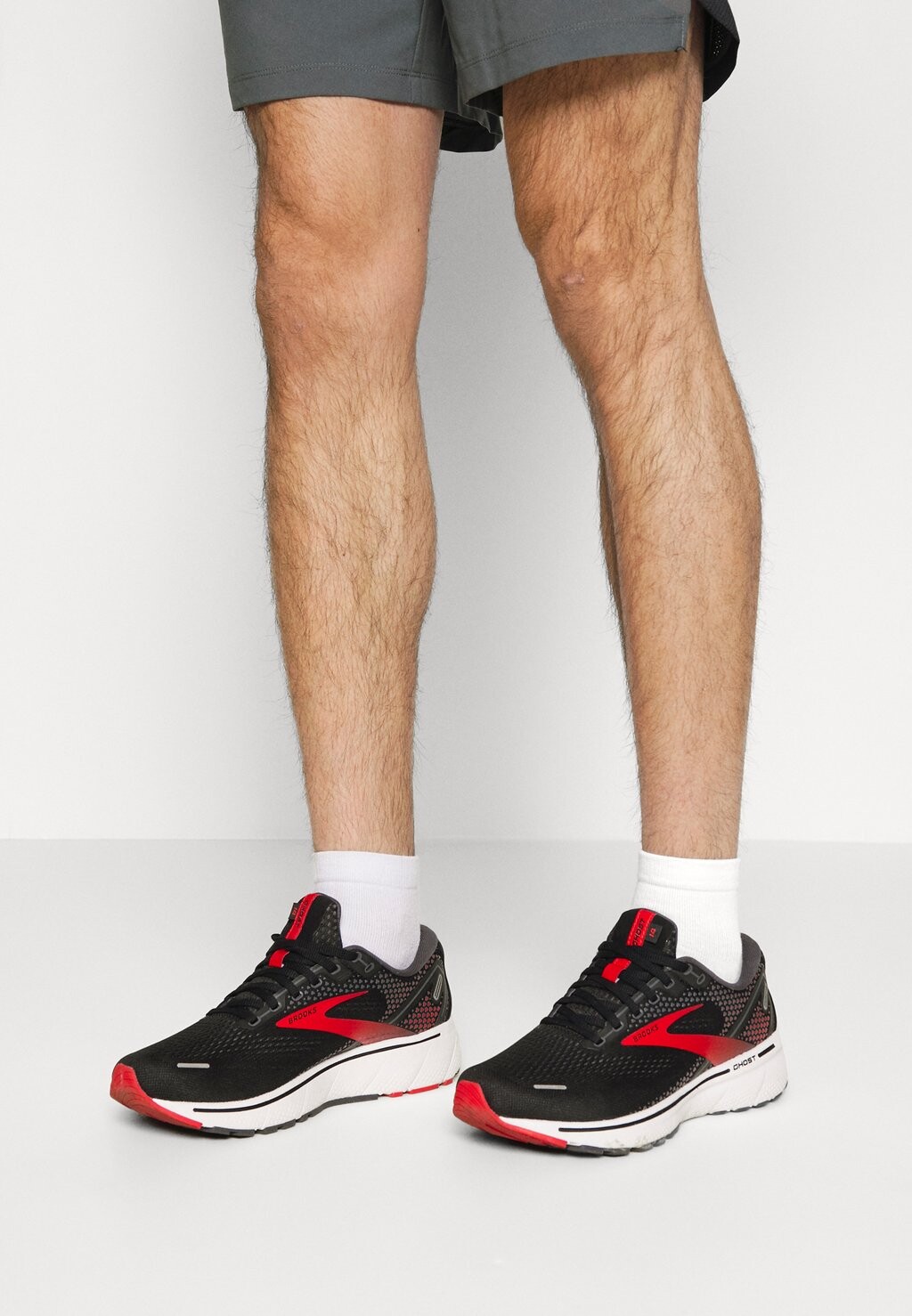 

Кроссовки Brooks