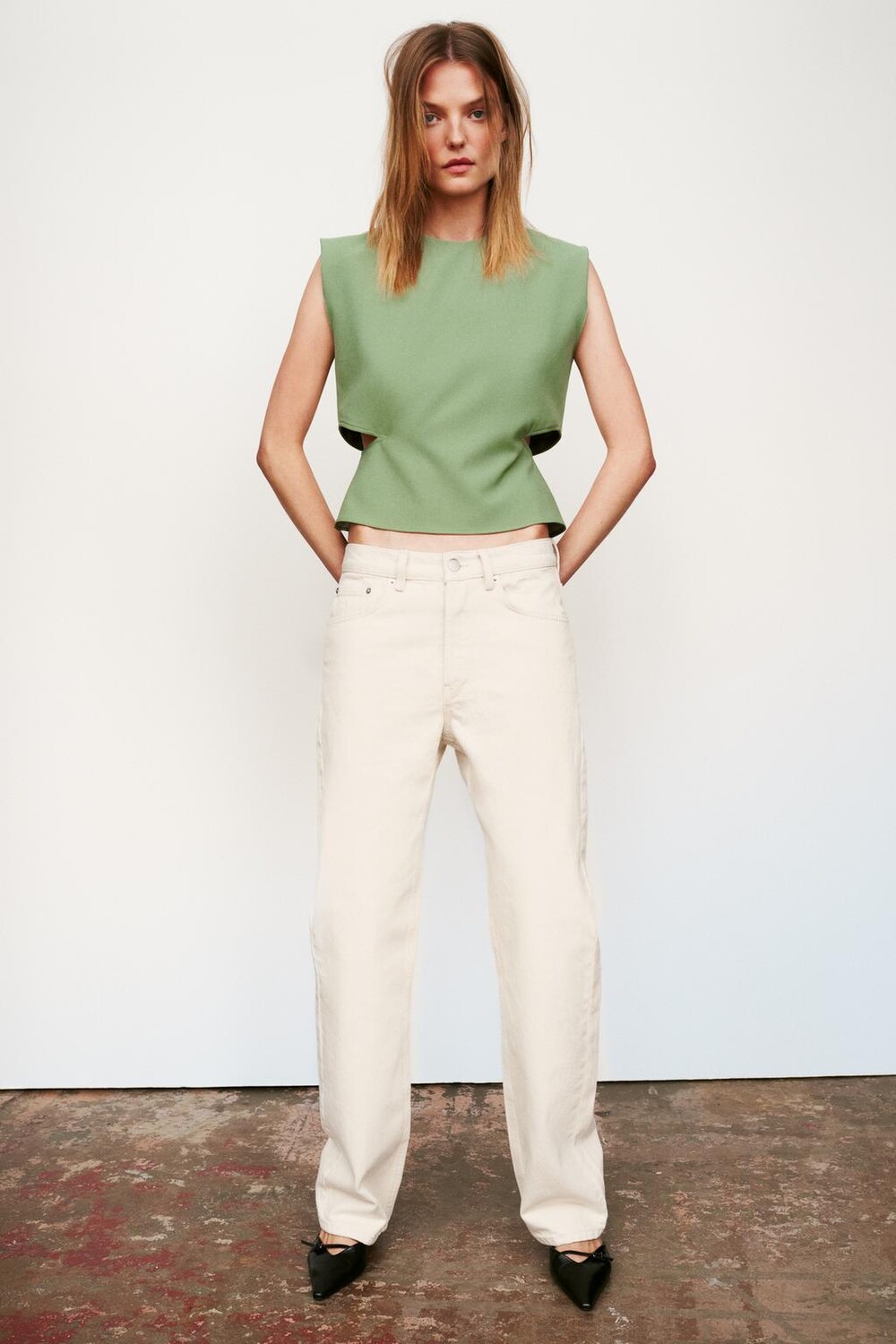

Топ из крепа с вырезами ZARA, зеленое яблоко