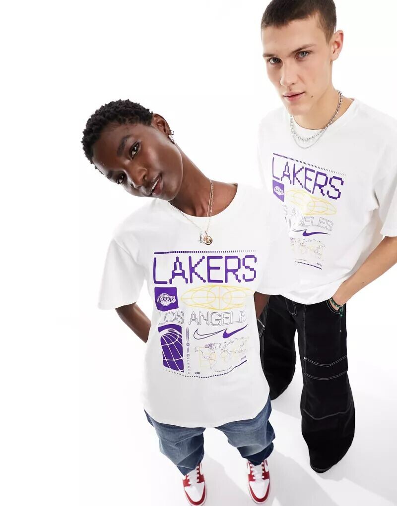 

Белая футболка унисекс Nike NBA LA Lakers с разноцветной графикой