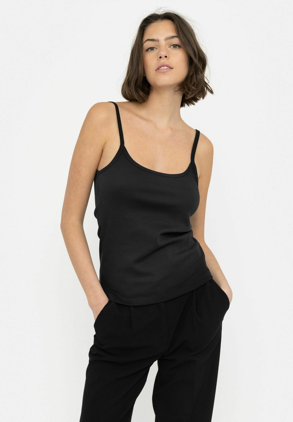 

Топ HELLA TANK Soft Rebels, цвет black