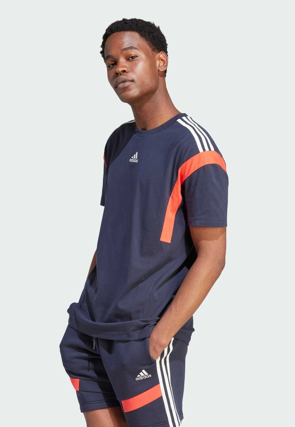 

Футболка Adidas