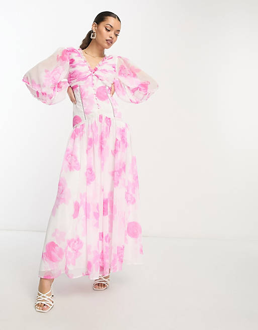 Платье макси на пуговицах с защипами и кружевными вставками ASOS DESIGN Petite с крупным розовым цветочным принтом