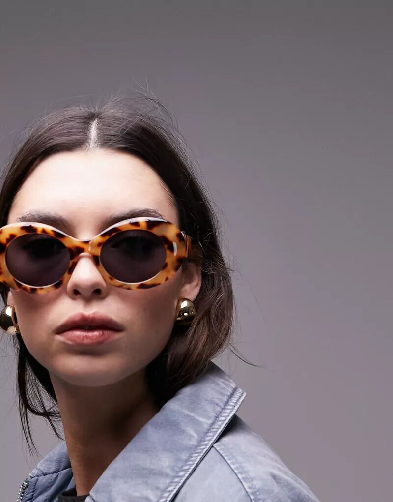 

Солнцезащитные очки Topshop Peony в круглой черепаховой оправе в крупной оправе