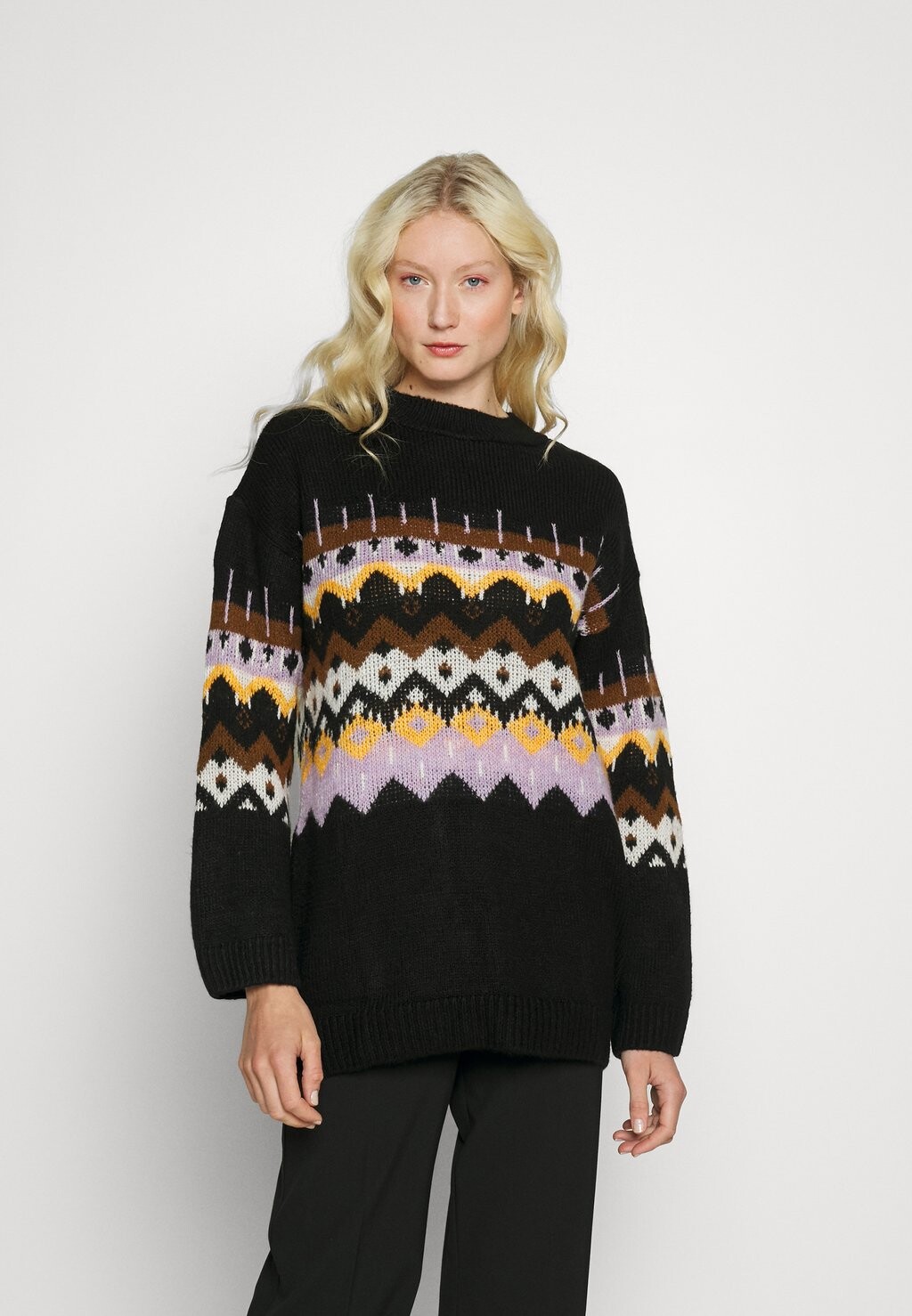 

Свитшот ONLY Tall ПУЛОВЕР, цвет black/pumice stone/persimmon orange/cherry mahogany/aster purple