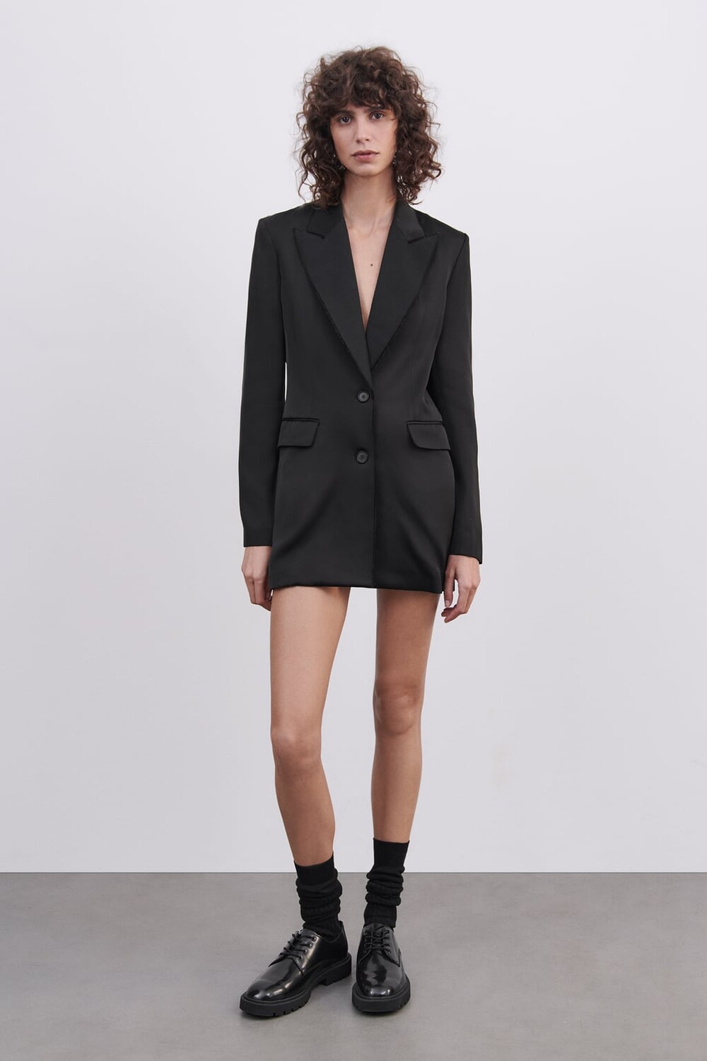 

Атласный блейзер с воротником с лацканами ZARA, черный