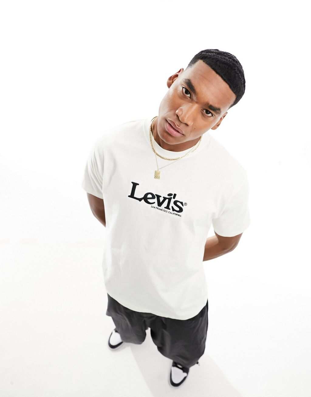 

Эксклюзивная кремовая футболка Levi's x ASOS с ретро-логотипом на груди, Бежевый