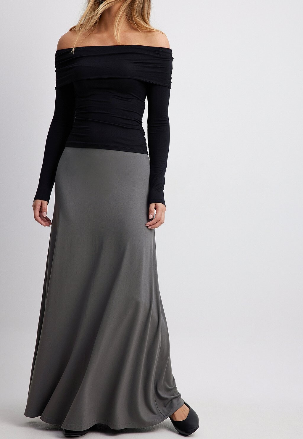 

Юбка макси SOFT LINE FLOWY NA-KD, цвет dark grey