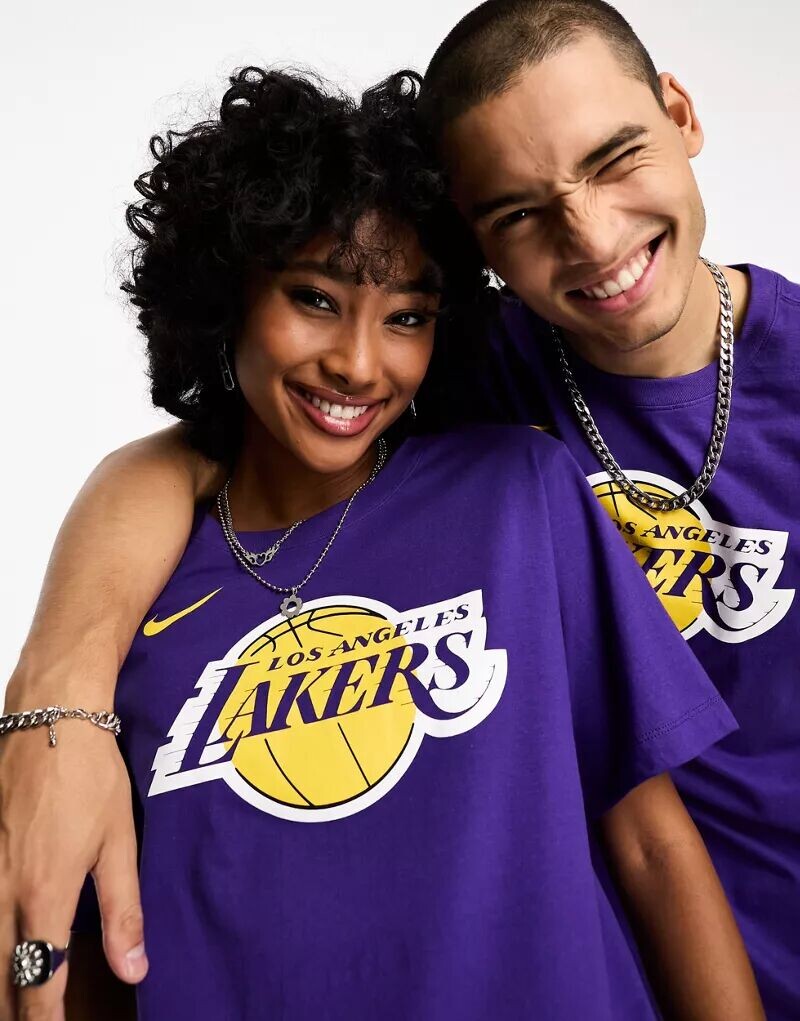 

Пурпурная футболка унисекс с логотипом команды Nike NBA LA Lakers