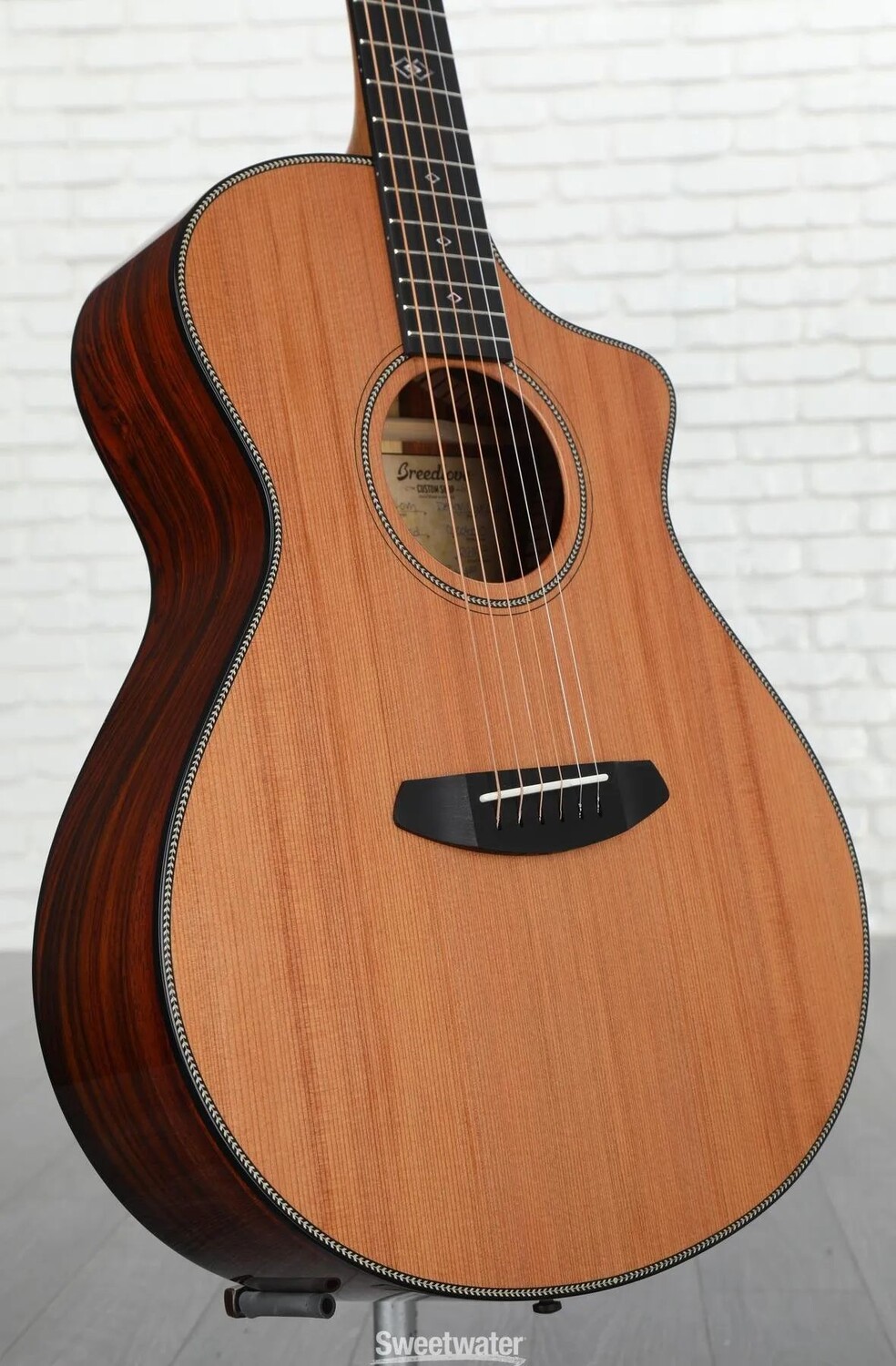 

Концертная акустическая гитара Breedlove Custom - Redwood and Cocobolo