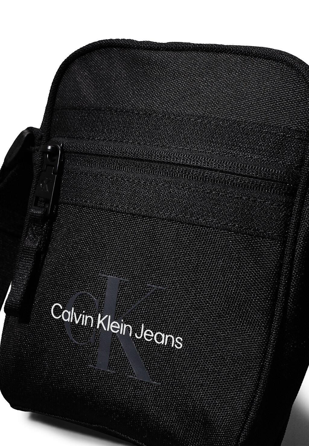 

Сумка через плечо REPORTER Calvin Klein, черный