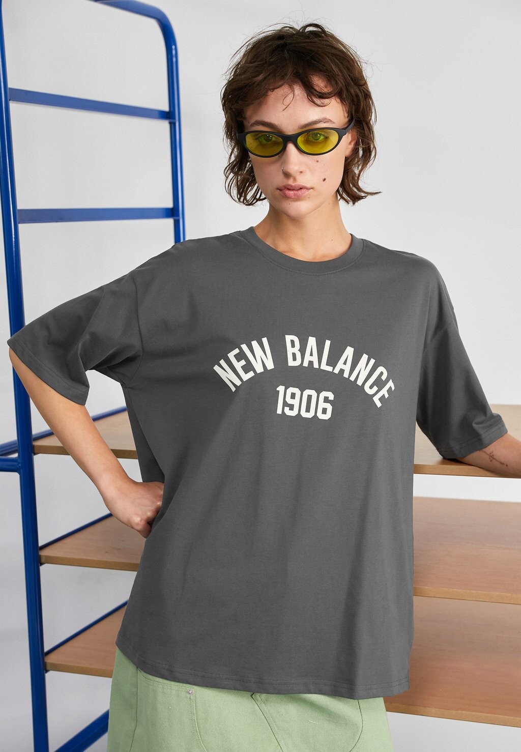 

Футболка с принтом New Balance, черный
