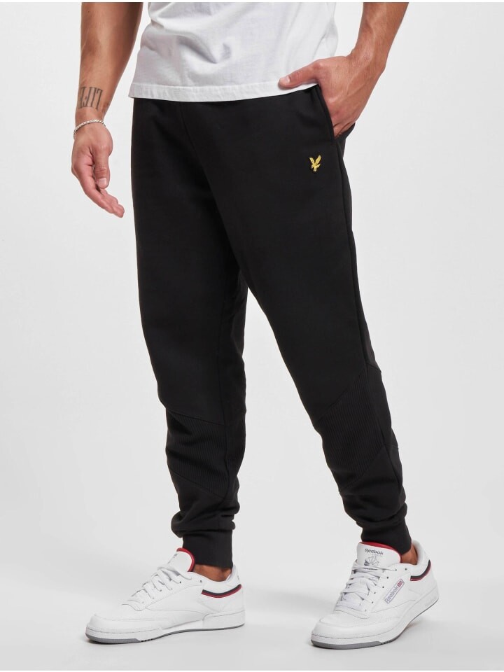

Спортивные штаны Lyle & Scott, цвет black ice