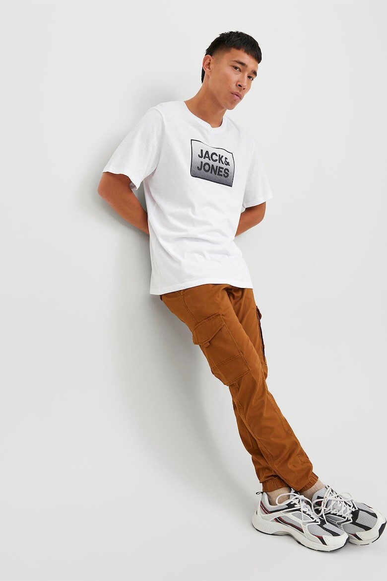

Стальная футболка с логотипами и овальным вырезом горловины Jack & Jones, белый