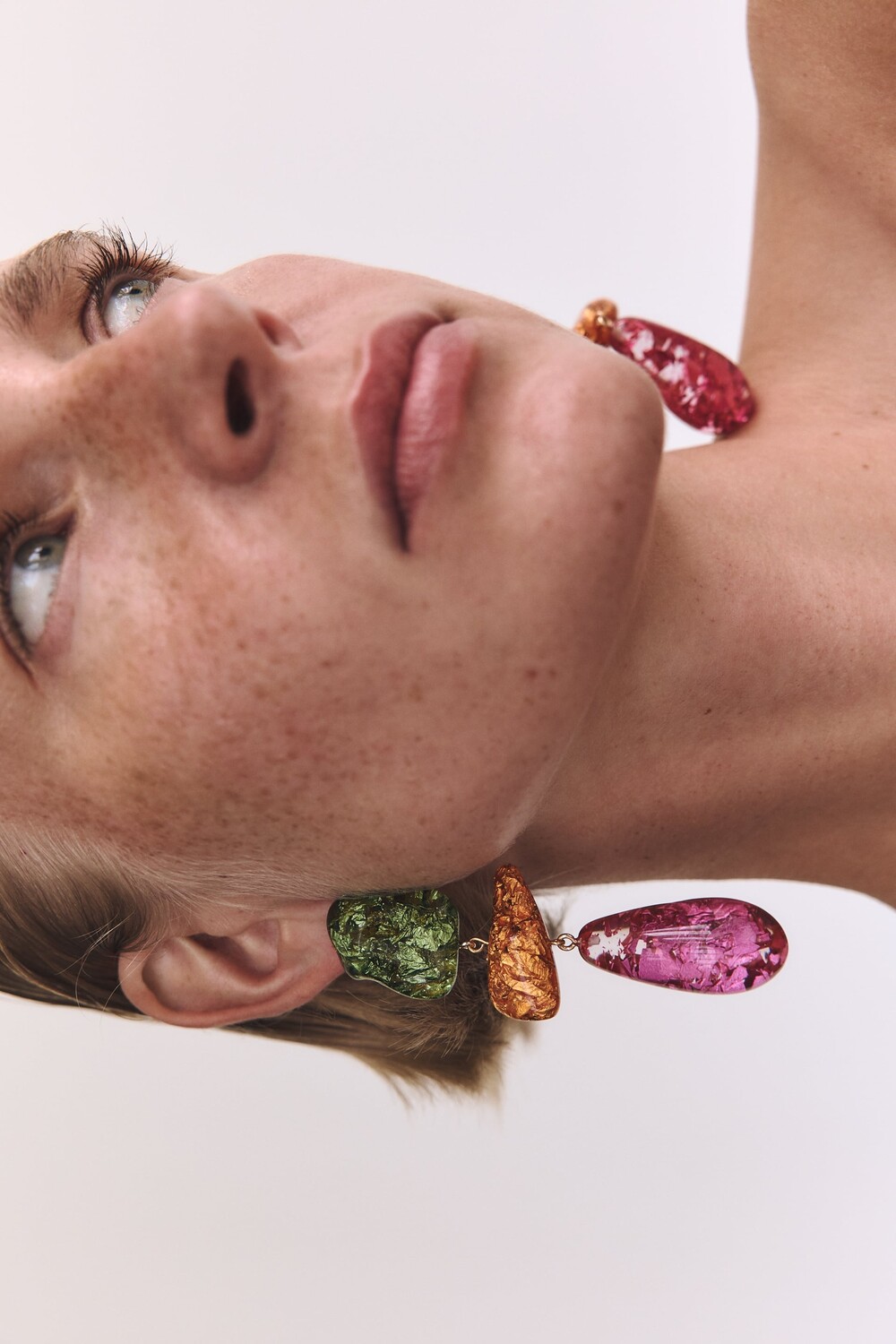 

Серьги из тройки из смолы Zara, разноцветный
