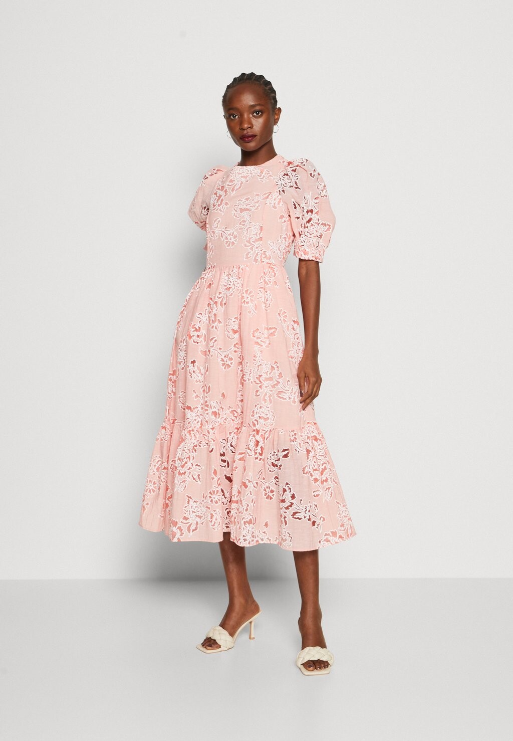 

Повседневное платье Ted Baker, коралл