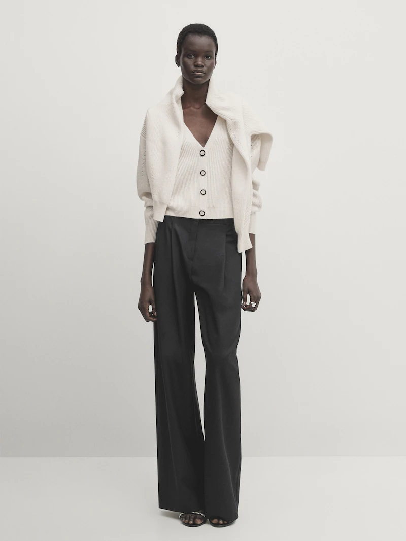 

Кардиган с V-образным вырезом на пуговицах - ателье Massimo Dutti, бежевый