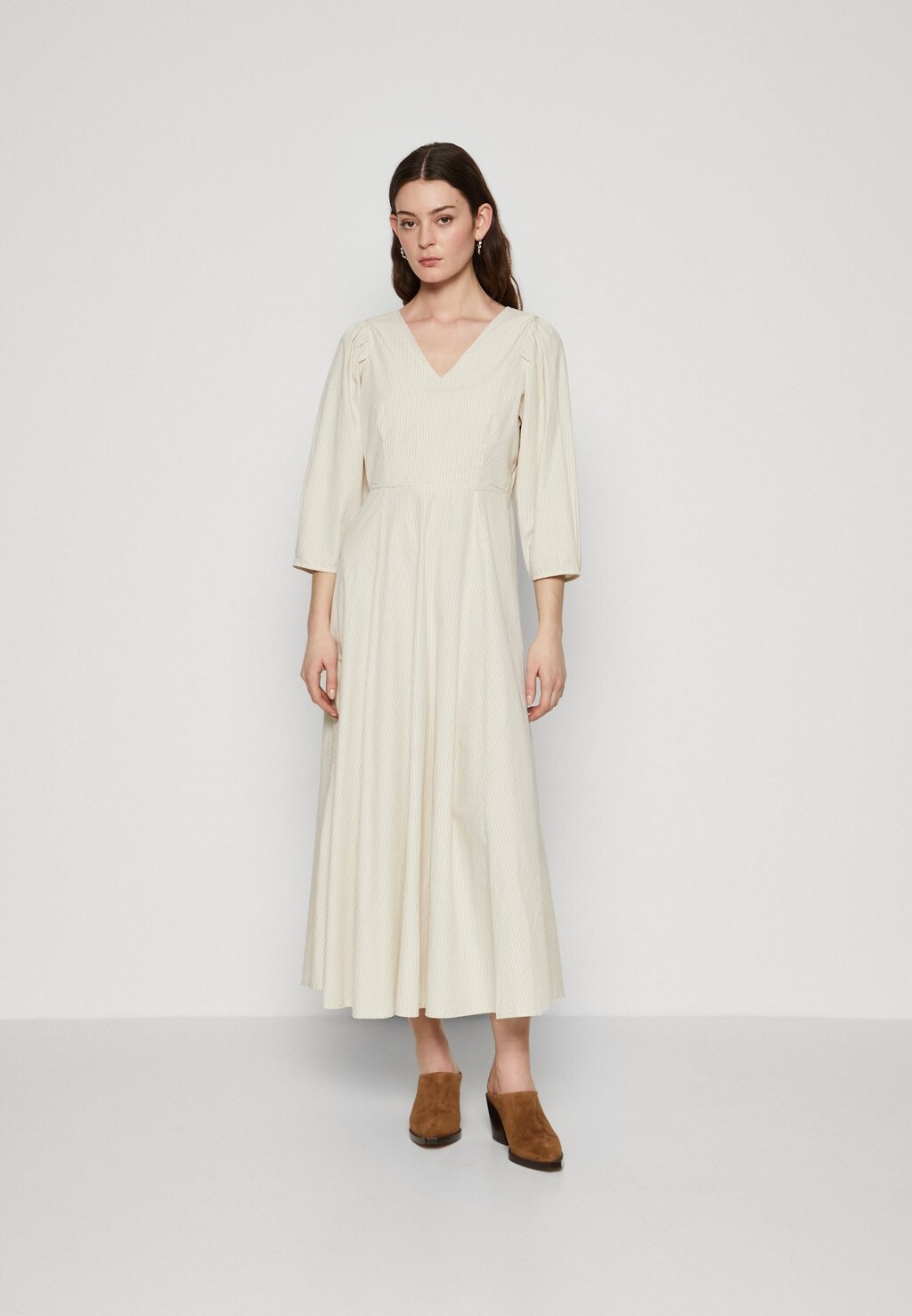 

Длинное платье SLFMILLIE Selected Femme, молоко