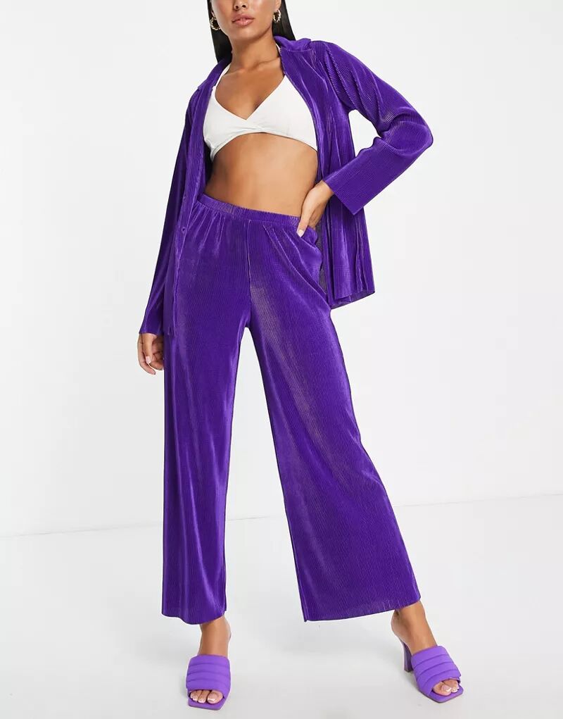 цена Фиолетовые плиссированные широкие пляжные брюки ASOS