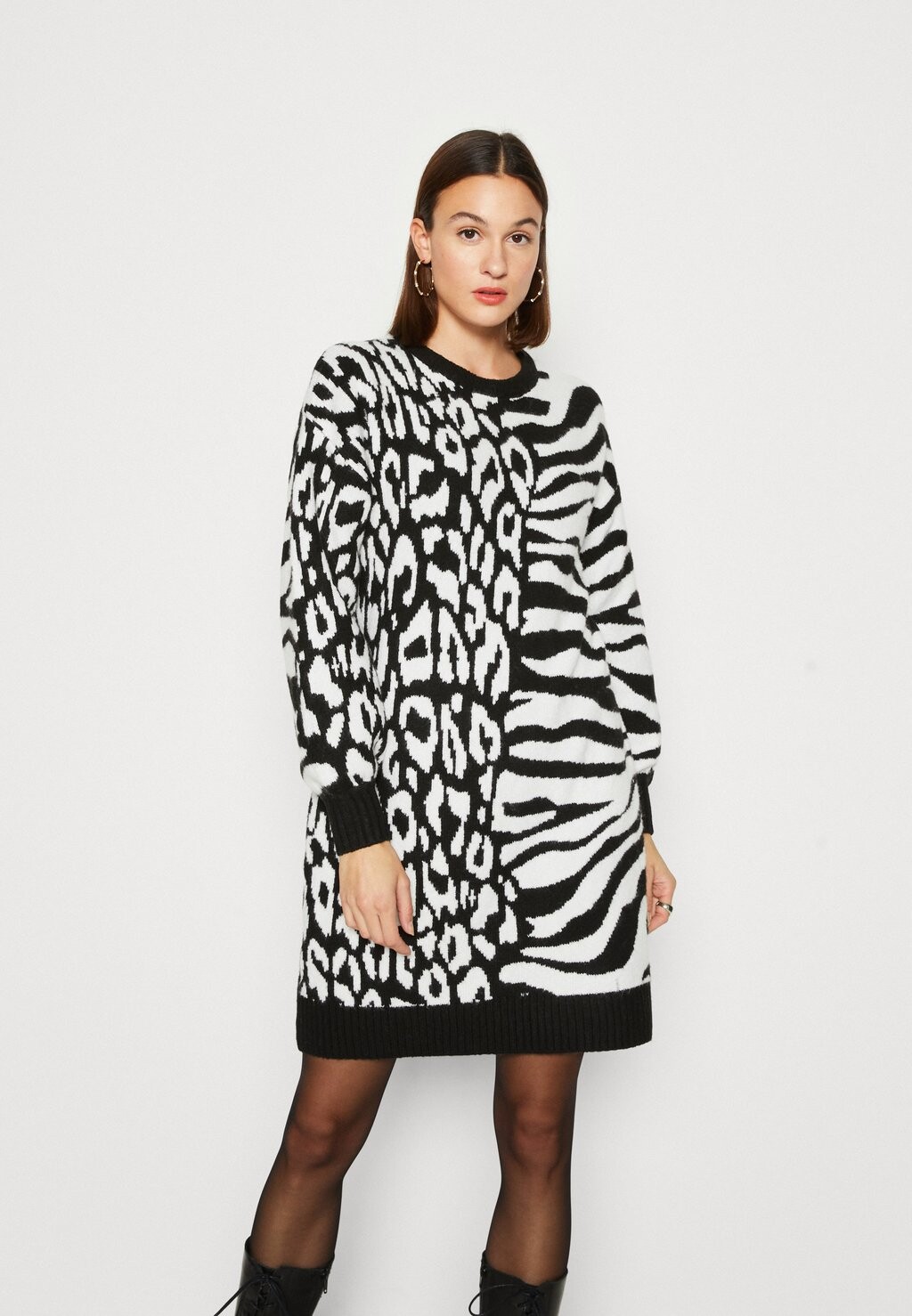 

Платье Point ONLY ONLTANJA LEO DRESS, цвет black/cloud dancer
