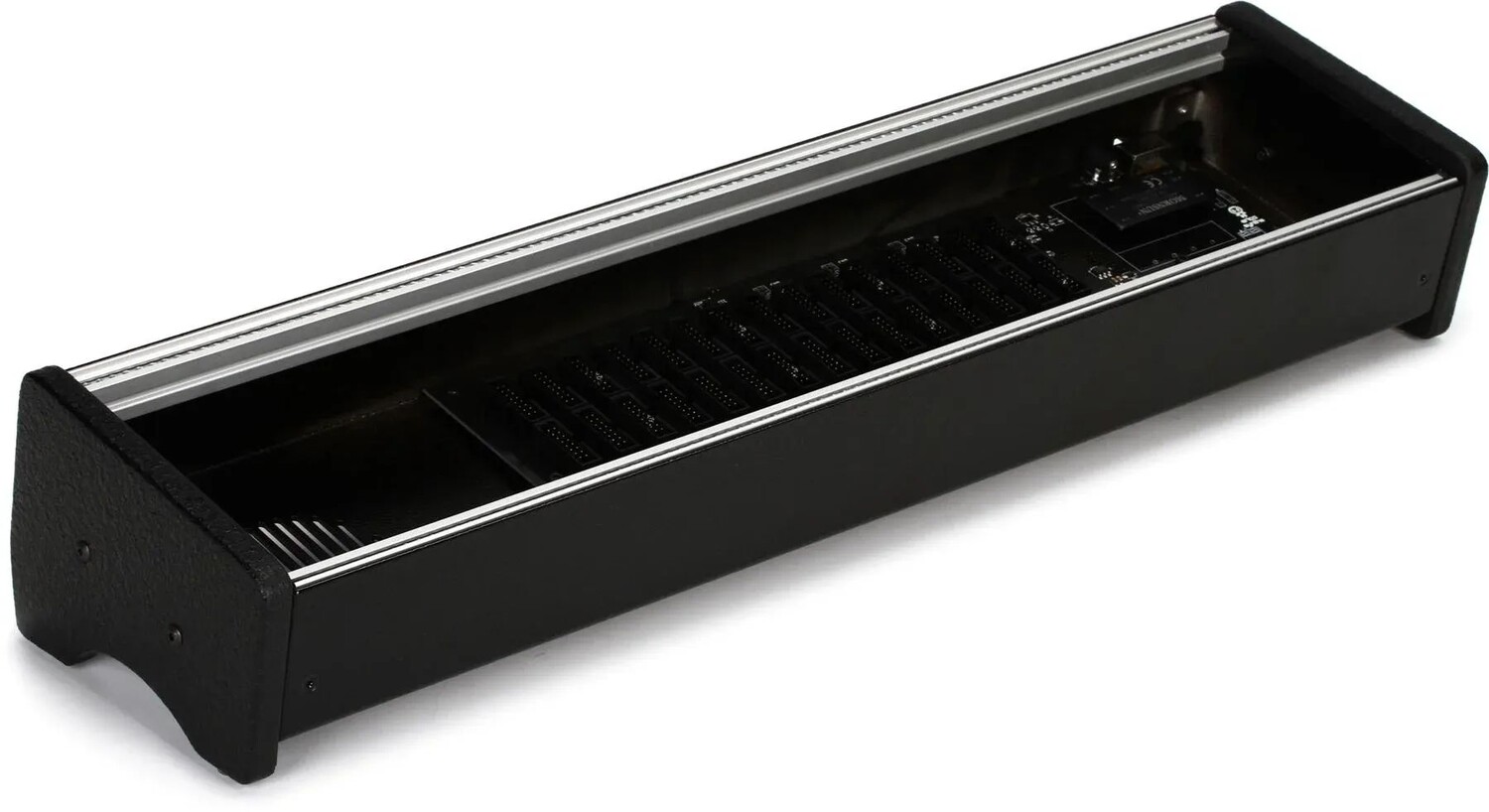 

Erica Synths 1x104HP Skiff Case Eurorack Case с блоком питания