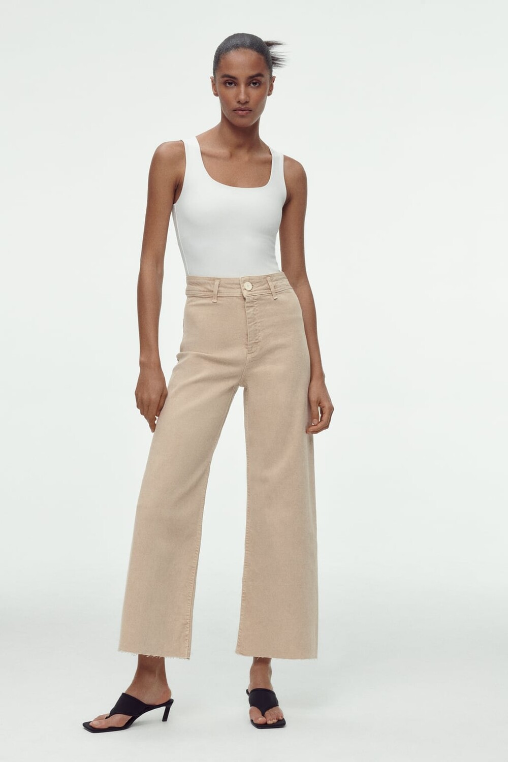 

Прямые джинсы с высокой талией zw marine ZARA
